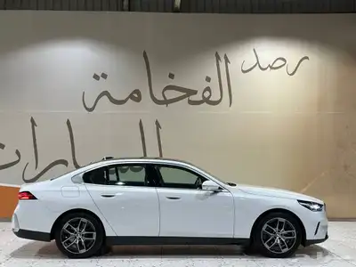 بي ام دبليو 520i 2024 . رصد الفخامة 13