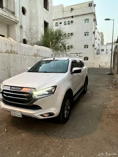 ايسوزو MUX فل كامل بدون دبل ماشي 27 الف 15