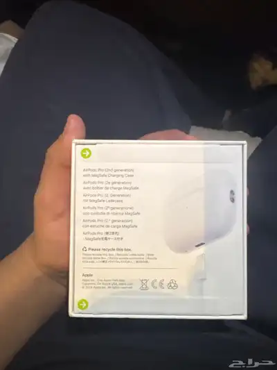 اقدم لكم سماعه ايربوز نضيفه ماقد انفكت من شركه ايفون 1