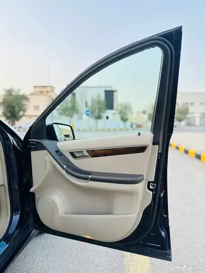 مرسيدس للبيع اليوم بسعر مغري بداعي السفر سيارة عائلية فخمه 21