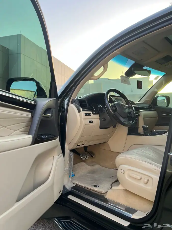 لكزس LX570 موديل 2021 بلاك اديشن 11