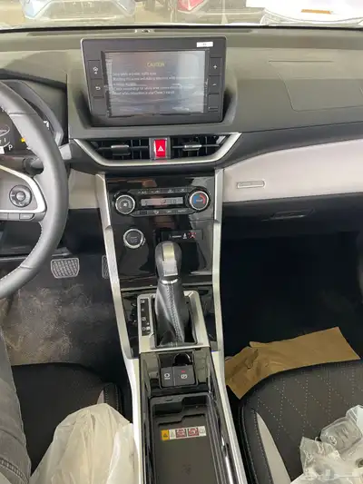 تويوتا فيلوز2025GLX سعودي 7مقاعد(بنزين)1.5L 15