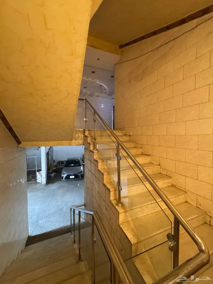 فرصه للبيع عماره تجاري شقق ومحلات 12