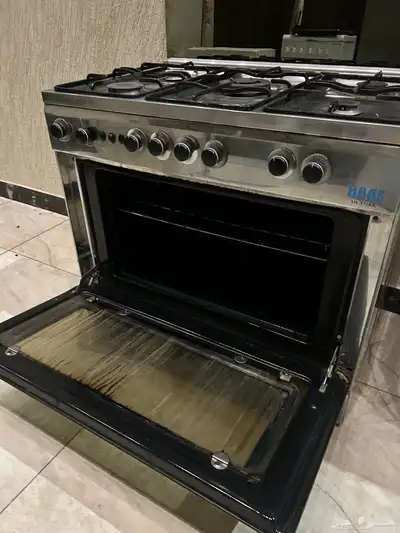 فرن غاز وفرن كهرباء وفريزر وغساله 1
