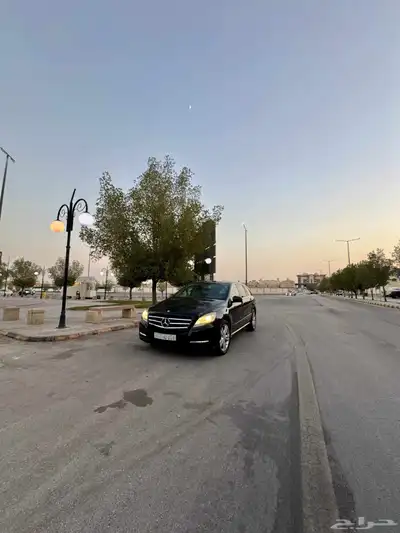 مرسيدس للبيع اليوم بسعر مغري بداعي السفر سيارة عائلية فخمه 50