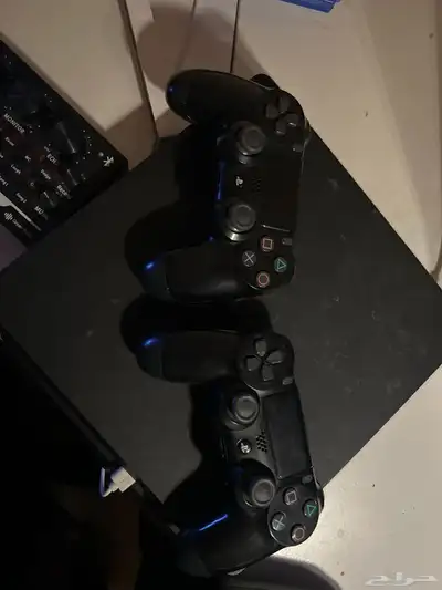 للبيع سوني فور نظيف شرطط 1