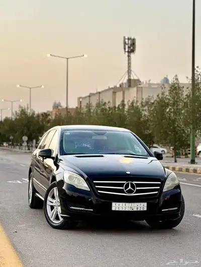 مرسيدس للبيع اليوم بسعر مغري بداعي السفر سيارة عائلية فخمه 53
