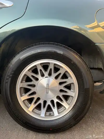 لينكولن تاون كار 1999 11