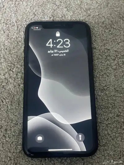 ايفون12برو وايفون XR 3