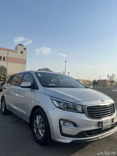للبيع كيا كارنفال ديزل 2019 نظيفة جدا 2