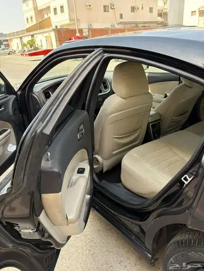 دوج تشارجر 2012 se 8