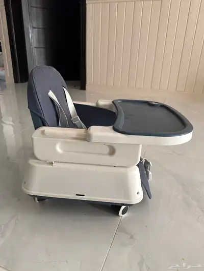 كرسي أطفال جديد مع كفرات بحاله جيده جدا 1