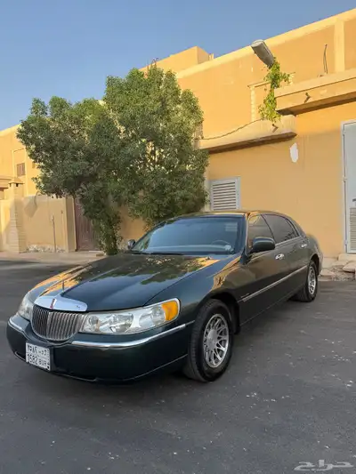 لينكولن تاون كار 1999 0