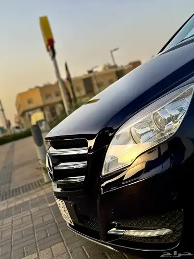 مرسيدس للبيع اليوم بسعر مغري بداعي السفر سيارة عائلية فخمه 19