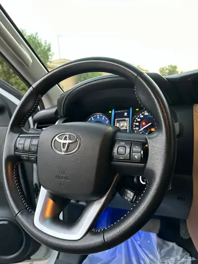 نوع السيارة   تويوتا فورشنر VX1 2023 بنزين الممشى 49 الف 15