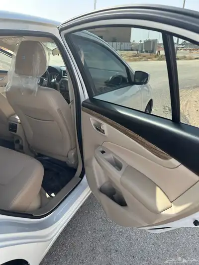 سزوكي سياز 2024 8