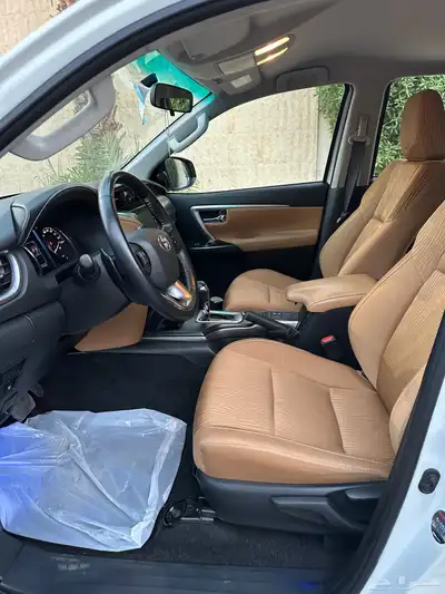 نوع السيارة   تويوتا فورشنر VX1 2023 بنزين الممشى 49 الف 16