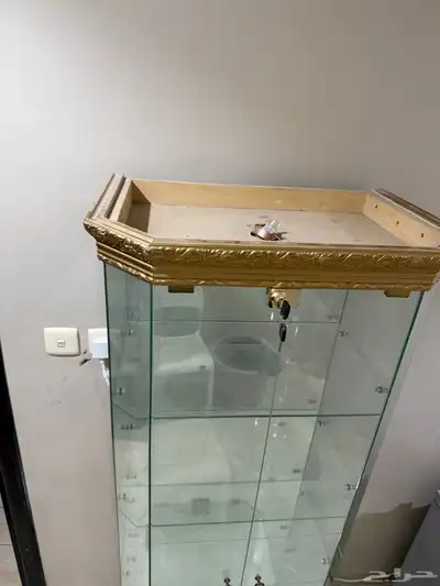 للبيع دولاب زجاج نظيف 1