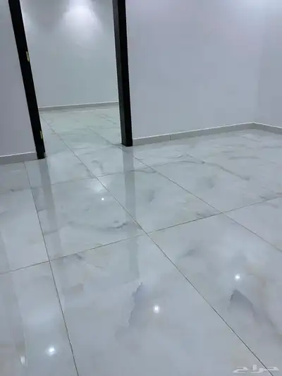 شقة خمس غرف بحي الريان خلف محطة الشرقية 22