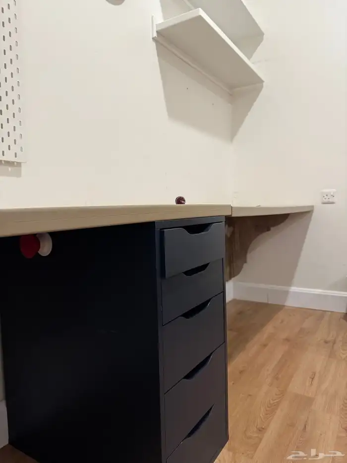 طاولة مكتب مع وحدة أدارج رف معلق 4