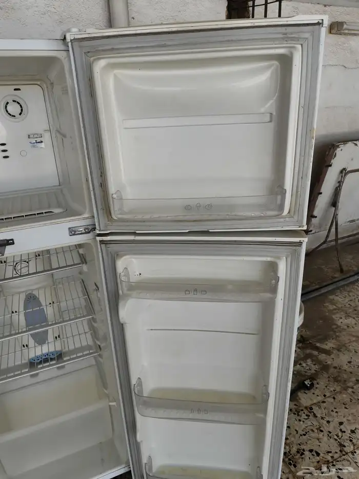 ثلاجه للبيع نوعها LG وضمان شهر 0