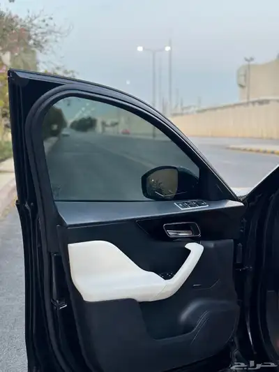 جاكور F-PaceR 10