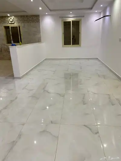 شقة خمس غرف بحي الريان خلف محطة الشرقية 15