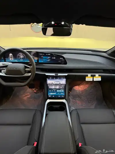 لوسيد اير بيور 2024   Lucid Air Pure 11