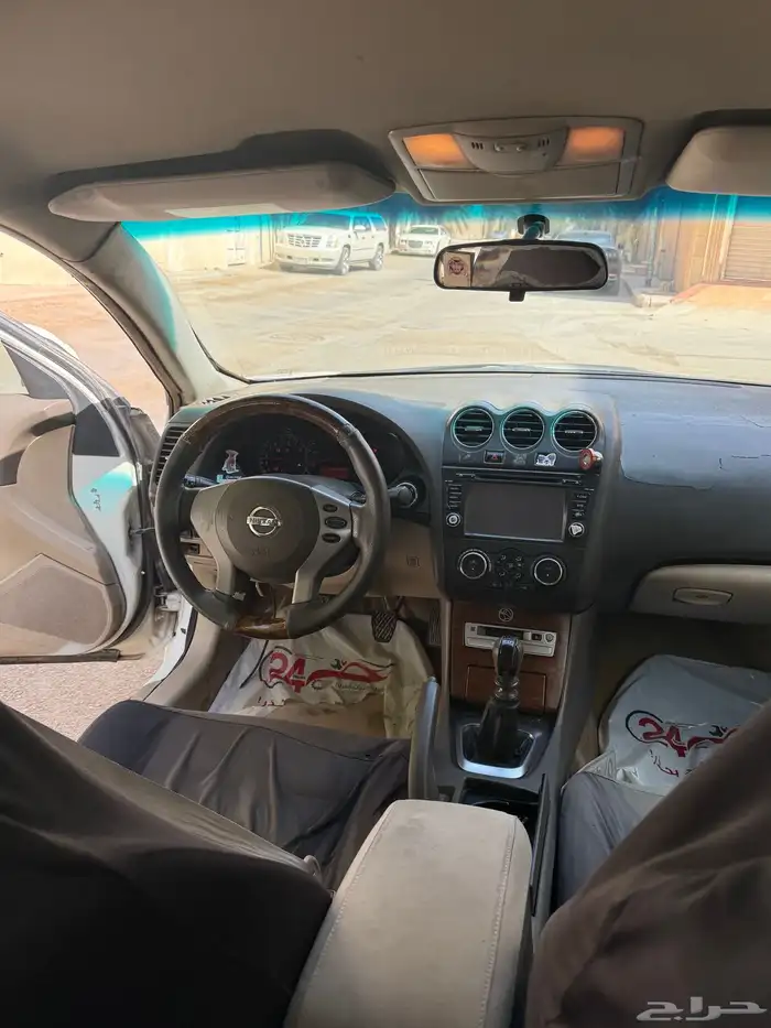 للبيع نيسان التيما 2010 - أبيض 17