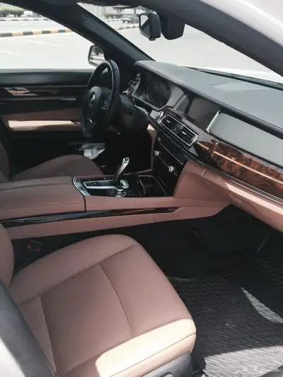 bmw 740 2013 مخزن 6