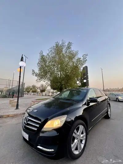 مرسيدس للبيع اليوم بسعر مغري بداعي السفر سيارة عائلية فخمه 4