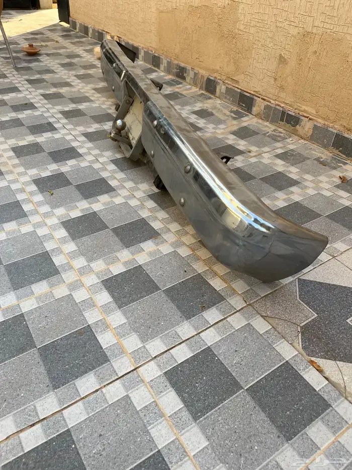 صدام جمس خلفي نظيف يركب على الصالون والمصفح كامل بالقواعد 4