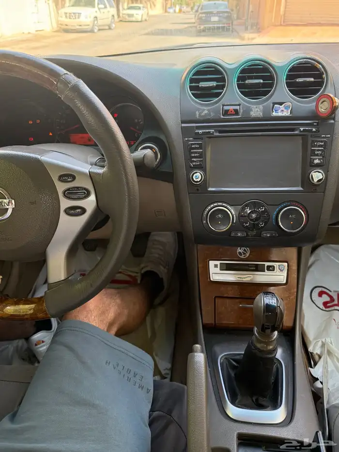 للبيع نيسان التيما 2010 - أبيض 27