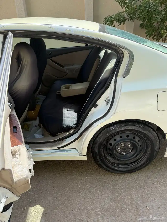 للبيع نيسان التيما 2010 - أبيض 12