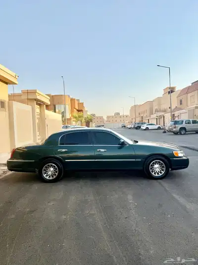 لينكولن تاون كار 1999 6