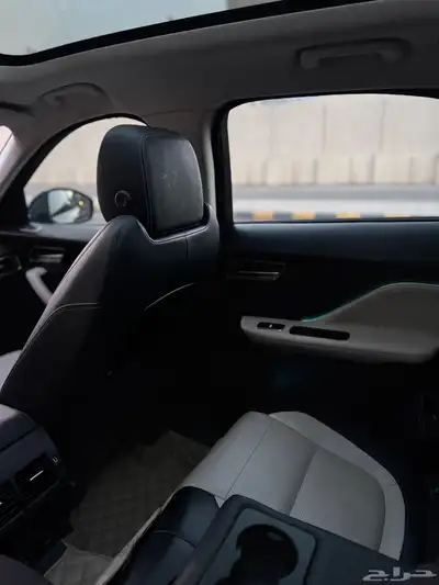 جاكور F-PaceR 16