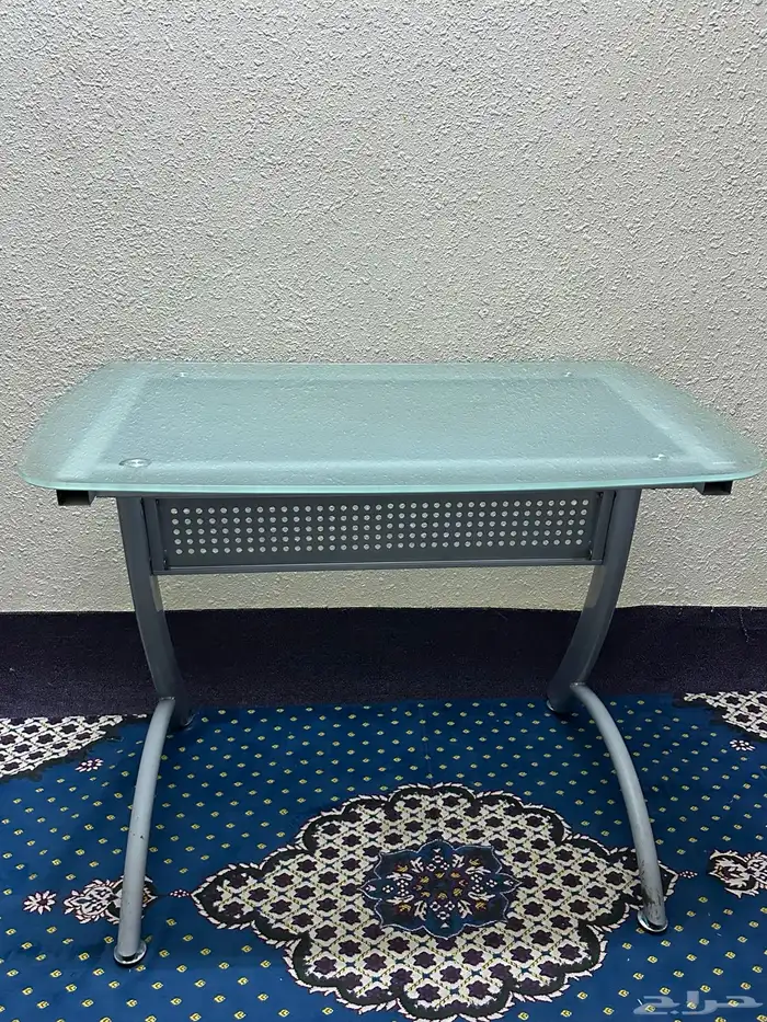 طاولة مكتبيه 1