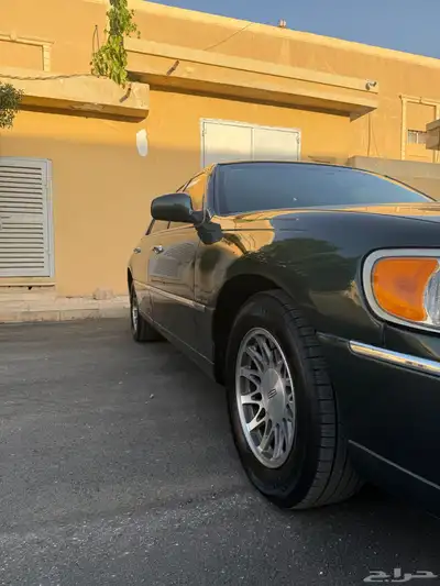 لينكولن تاون كار 1999 9