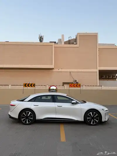 لوسيد اير بيور 2024   Lucid Air Pure 3