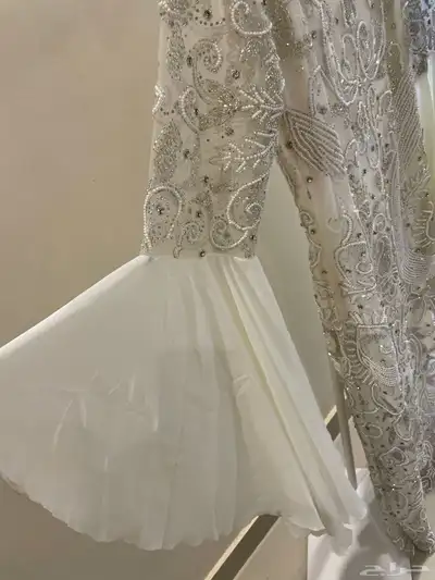 فستان مستعمل يوم واحد فقط لونه ابيض شك مقاس 4 1