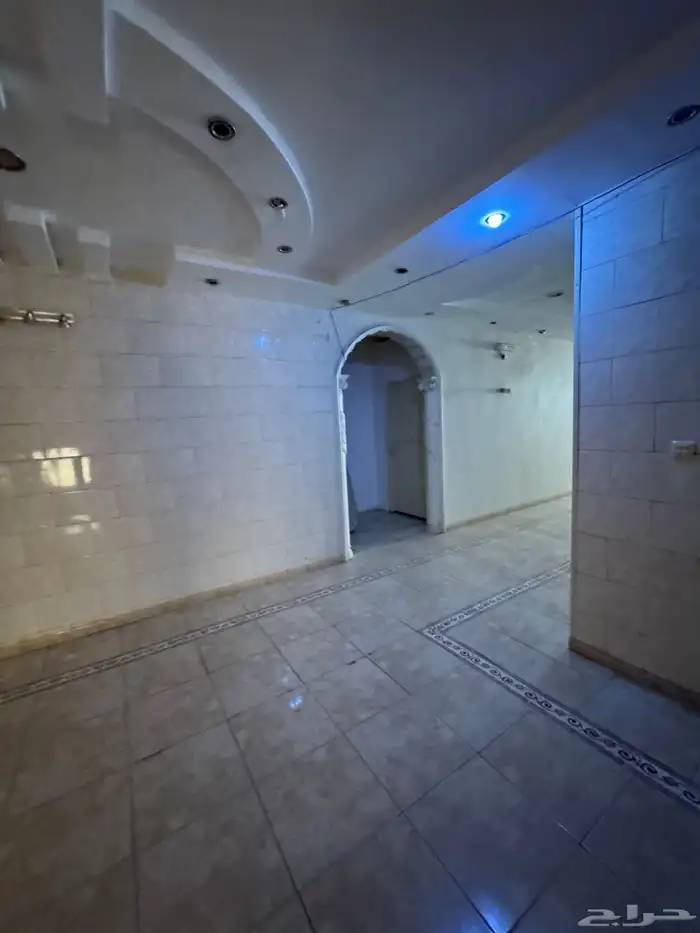 فرصه للبيع عماره تجاري شقق ومحلات 8