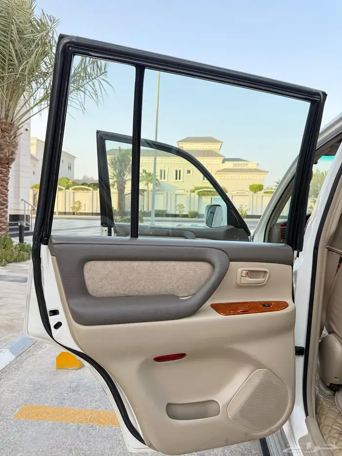 تويوتا لاندكروزر (خليجي فل كامل وكاله) السوم واصل 70 27