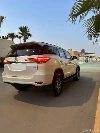 نوع السيارة   تويوتا فورشنر VX1 2023 بنزين الممشى 49 الف 7