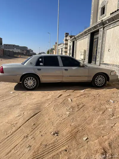 فورد ماركيز 2010 1