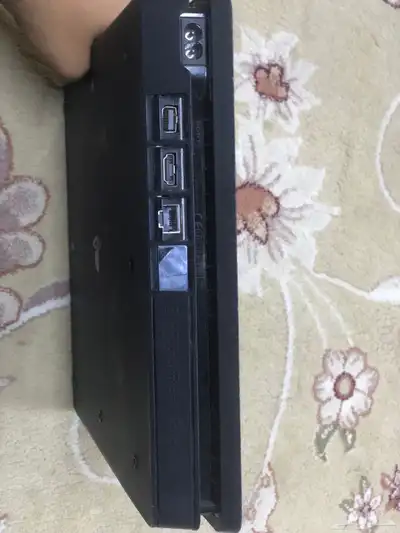 بلاستيشن 4 سليم للبيع 1