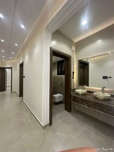 للبيع ادوار علويه بأسطح خاصه ومصعد راكب تشطيبvipبحي الضيافه 20