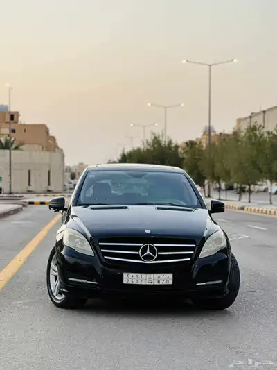 مرسيدس للبيع اليوم بسعر مغري بداعي السفر سيارة عائلية فخمه 52