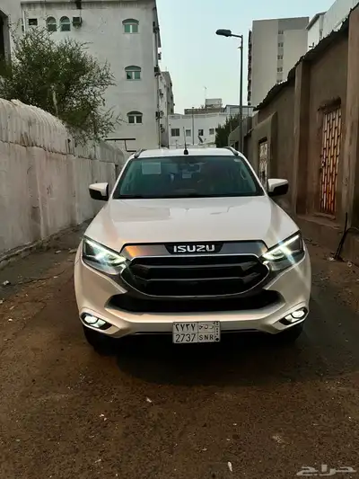 ايسوزو MUX فل كامل بدون دبل ماشي 27 الف 31