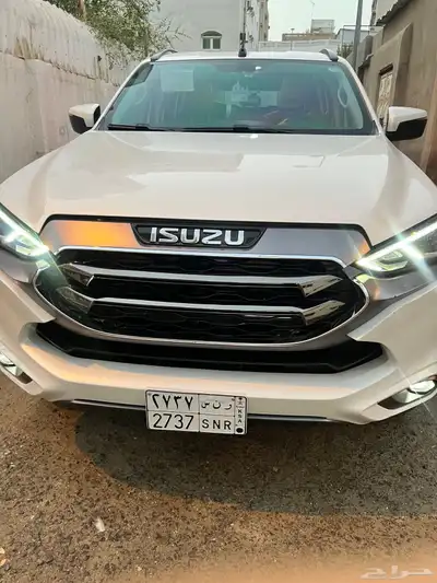 ايسوزو MUX فل كامل بدون دبل ماشي 27 الف 28