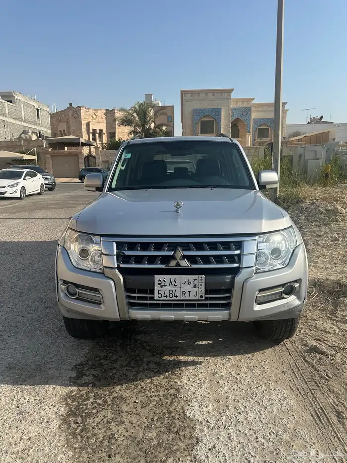 للبيع باجيرو 2015 GLS 4